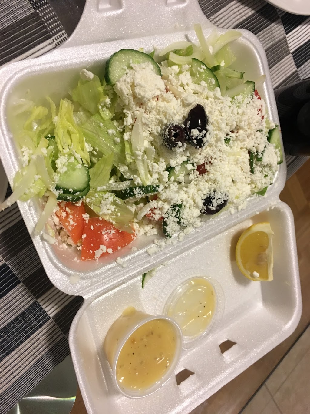 Golden Pizza | 2360 Danforth Ave, Toronto, ON M4C 1K7, Canada | Phone: (416) 425-7717