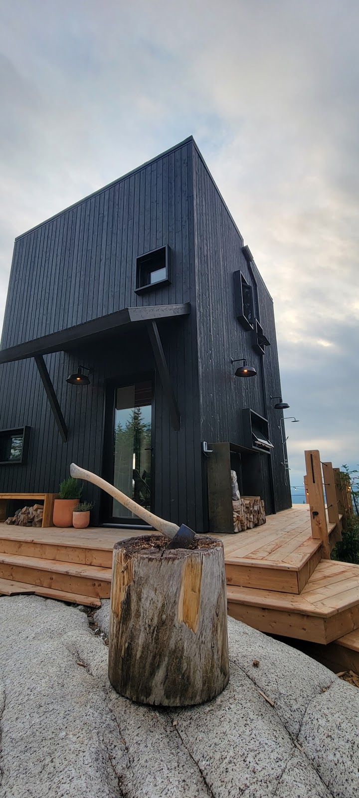 Le Cliff | 46 Chemin du Coyote, Lac-Beauport, QC G3B 0C9, Canada | Phone: (418) 473-7607