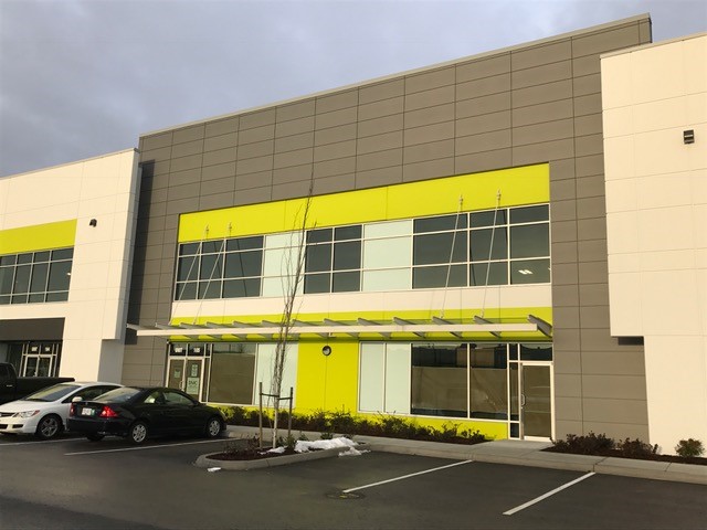 Stella Custom Glass Hardware Inc | 8218 N Fraser Way #105, Burnaby, BC V3N 0E9, Canada | Phone: (604) 231-5892