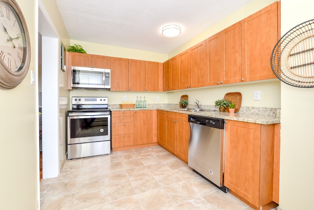 Grosvenor Estates | 1 Grosvenor St, London, ON N6A 1Y2, Canada | Phone: (833) 211-5698