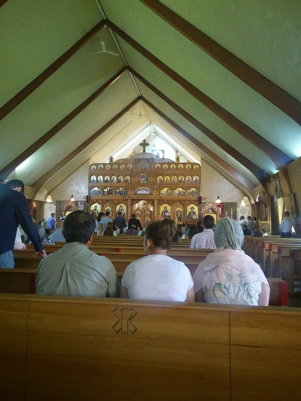 Biserica Ortodoxa "Sfantul Gheorghe" | 2000 Boulevard Marie, Saint-Hubert, QC J4T 2B1, Canada | Phone: (514) 804-3285
