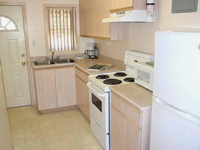 Buena Vista by the Sea | 3285 Island Hwy W, Qualicum Beach, BC V9K 2C6, Canada | Phone: (250) 752-6661