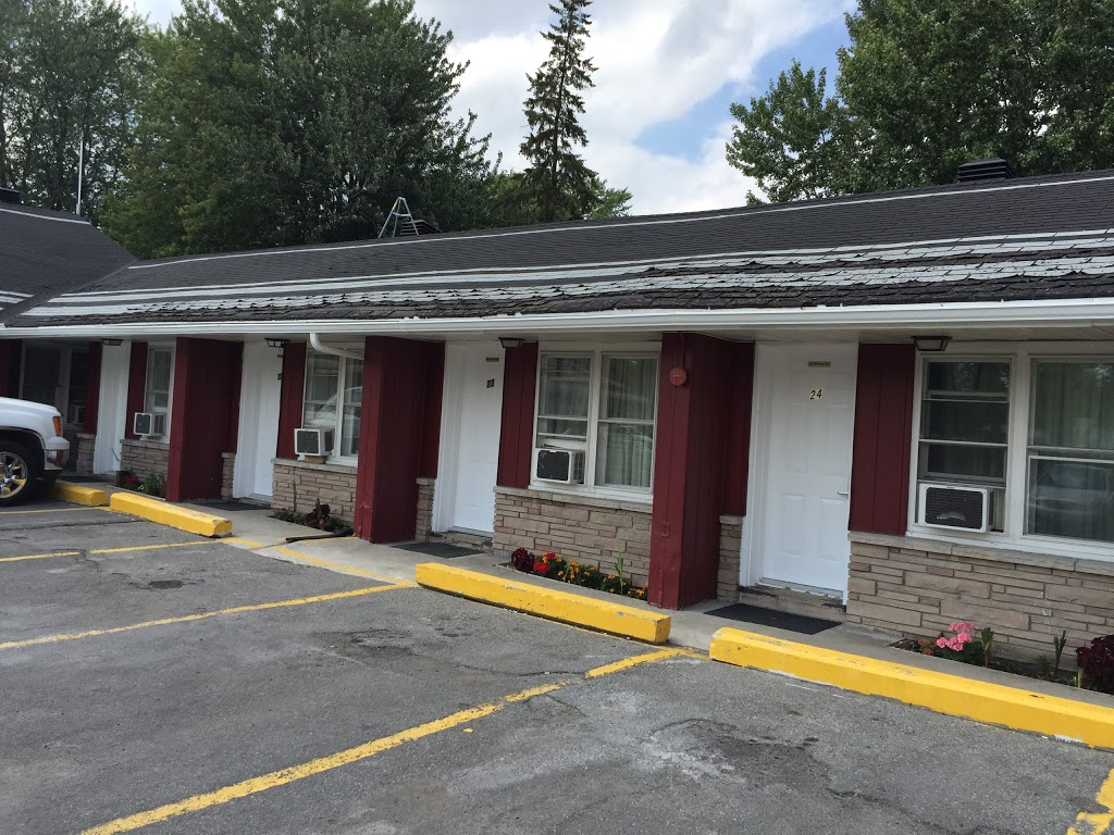 Stardust Motel | 2965 Carling Ave, Ottawa, ON K2B 7J9, Canada | Phone: (613) 828-2748