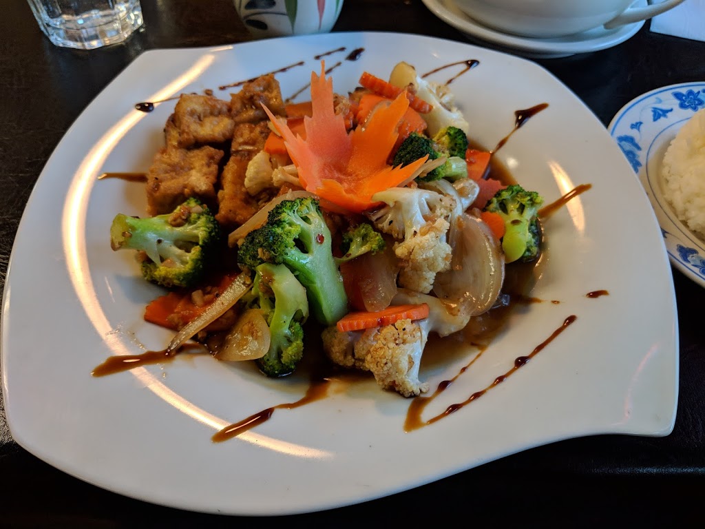 I Am Thai Restaurant | 33370 S Fraser Way, Abbotsford, BC V2S 2B2, Canada | Phone: (604) 744-1245
