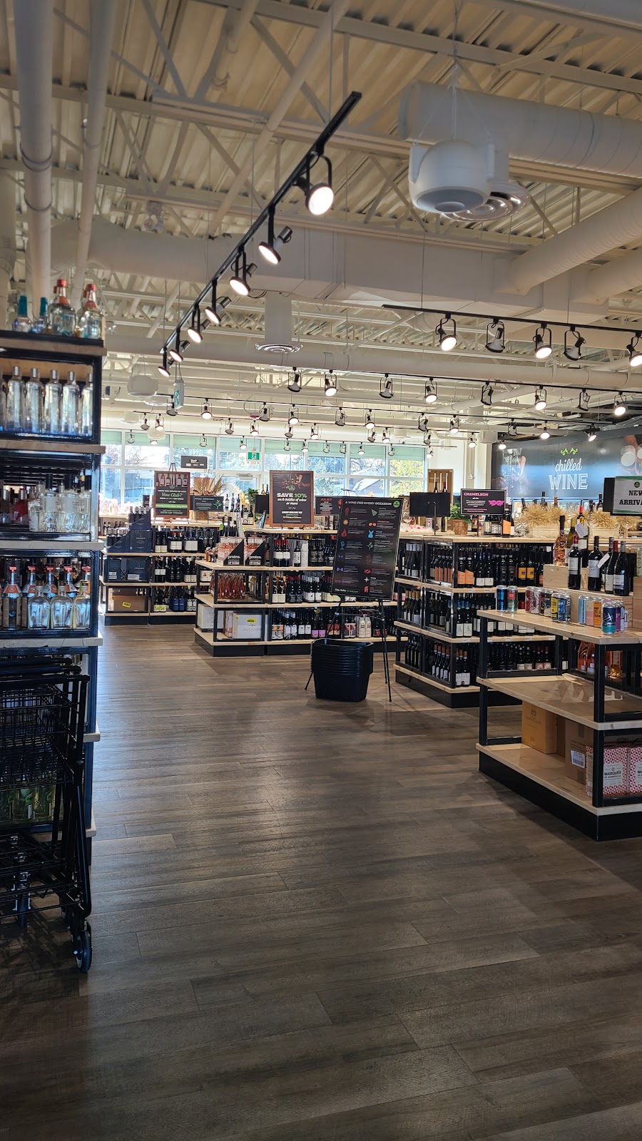 5 Vines Wine, Craft Beer & Spirits - Wildwood Store | 4620 Bow Trail SW Unit 110, Calgary, AB T3C 2G6, Canada | Phone: (587) 353-2011