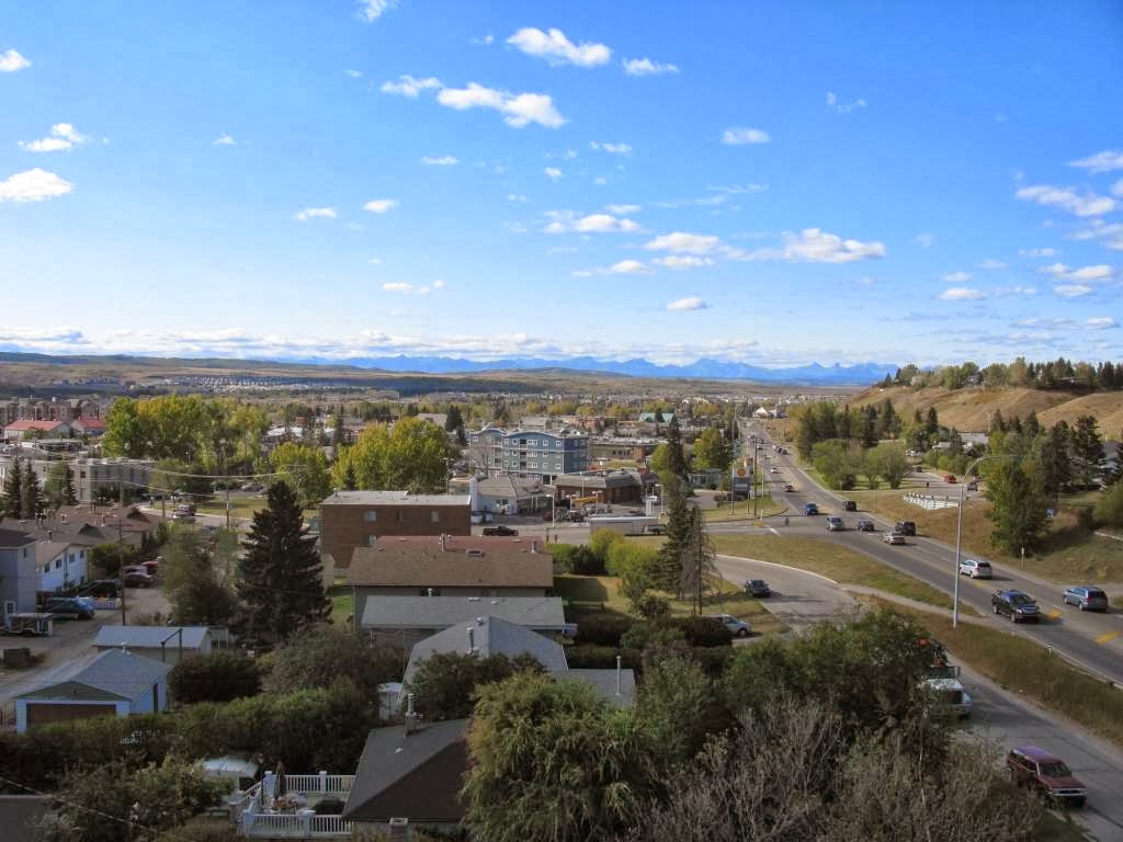 Cochrane Condos | 299 Mountain St, Cochrane, AB T4C 1Z5, Canada | Phone: (403) 668-1600