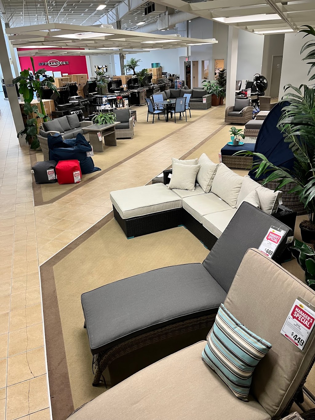 Leons Furniture | 2730 Princess St, Kingston, ON K7P 2W6, Canada | Phone: (613) 384-2418