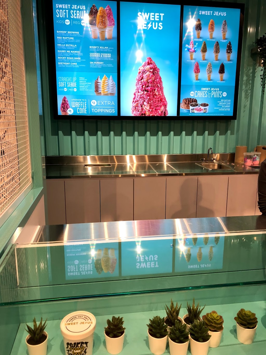 Sweet Jesus | 17600 Yonge St, Newmarket, ON L3Y 4Z1, Canada | Phone: (905) 235-4711