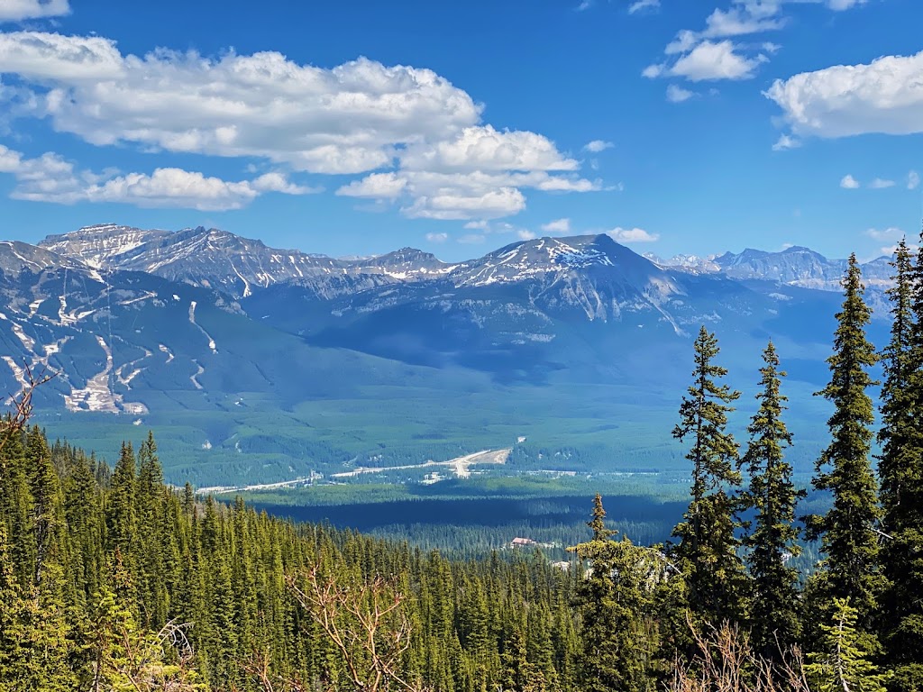 Lake Agnes Tea House | Lake Agnes, Lake Louise, AB T0L 1E0, Canada | Phone: (403) 763-7242