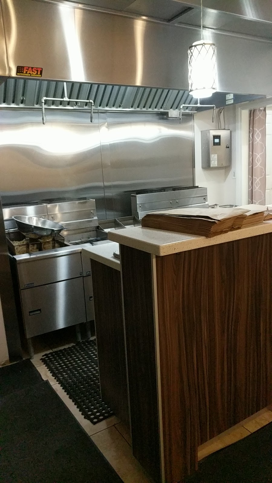 Queenston Fish & Chips | 350 Queenston Rd, Hamilton, ON L8K 1H9, Canada | Phone: (905) 545-2263