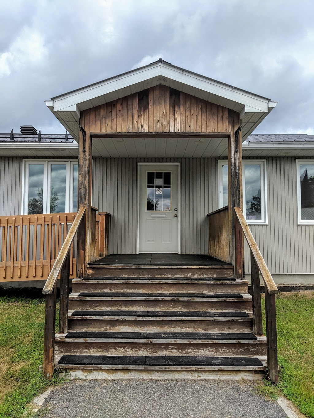 Danford Lake Municipality and Library | 10 Chem. Jondee, Danford Lake, QC J0X 1P0, Canada | Phone: (819) 467-2941