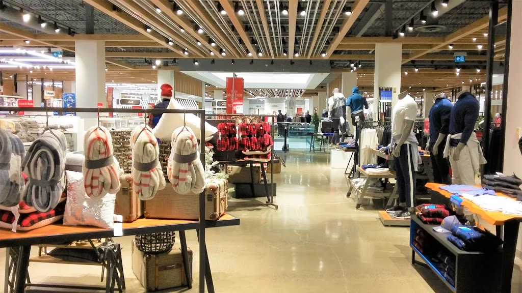 Hudsons Bay | 2151 Boulevard Lapinière, Brossard, QC J4W 2T5, Canada | Phone: (450) 466-3220