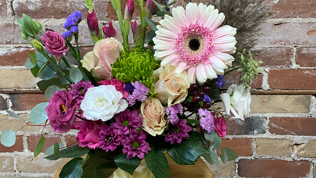 Wild Little Roses | 11 Perth St, Brockville, ON K6V 5B9, Canada | Phone: (613) 809-7098