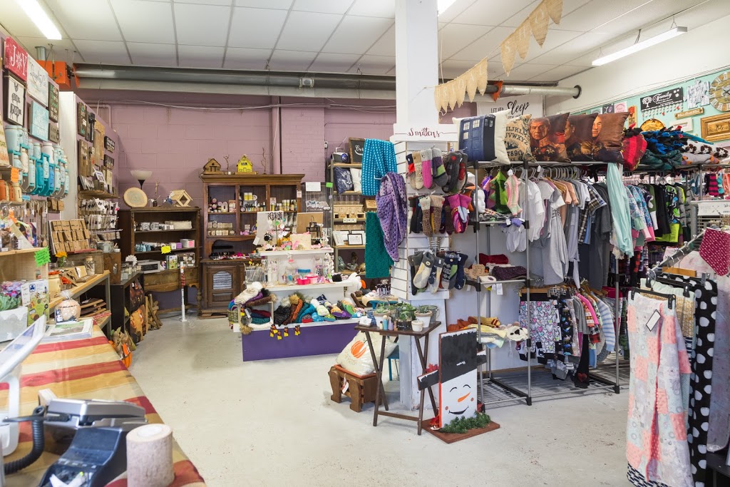 Simply Rustic | 626 Talbot St, St Thomas, ON N5P 1E3, Canada | Phone: (519) 207-7000