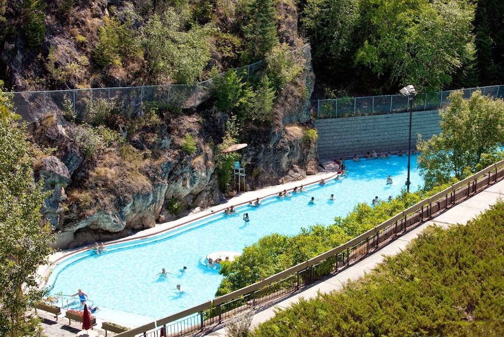 High Country Properties Vacation Rentals | 526 13th St, Invermere, BC V0A 1K0, Canada | Phone: (800) 665-1801