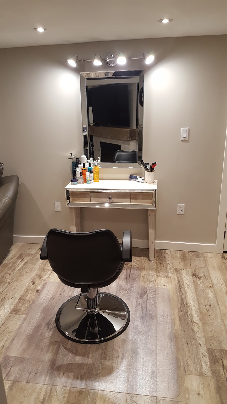 Avenue Hair Studio | 239 8th Avenue, Lively, ON P3Y 1M5, Canada | Phone: (705) 626-3280