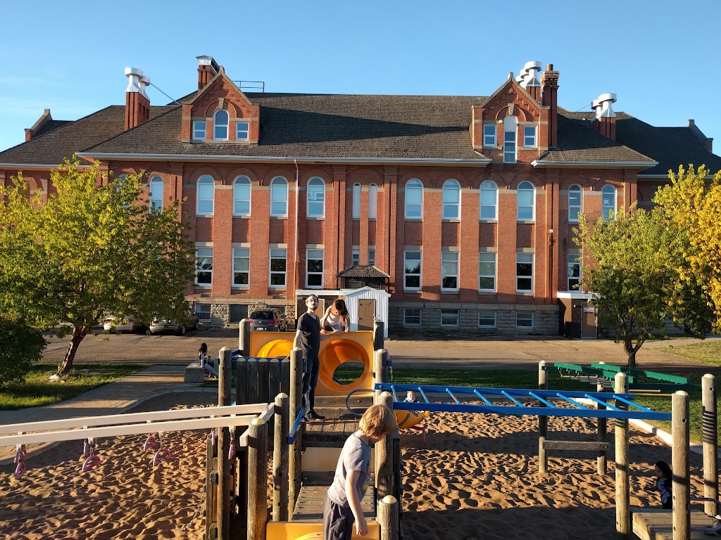 Queen Alexandra School | 7730 106 St, Edmonton, AB T6E 4W3, Canada | Phone: (780) 439-2516