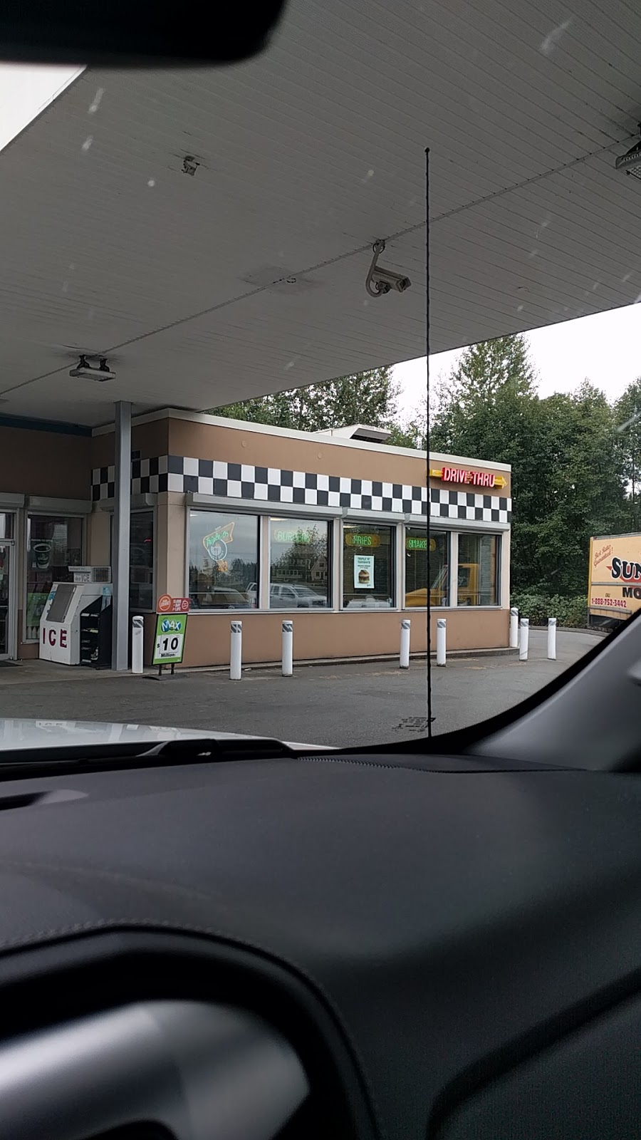Triple Os | 1660 Island Hwy E, Nanoose Bay, BC V9P 9E2, Canada | Phone: (250) 468-1777