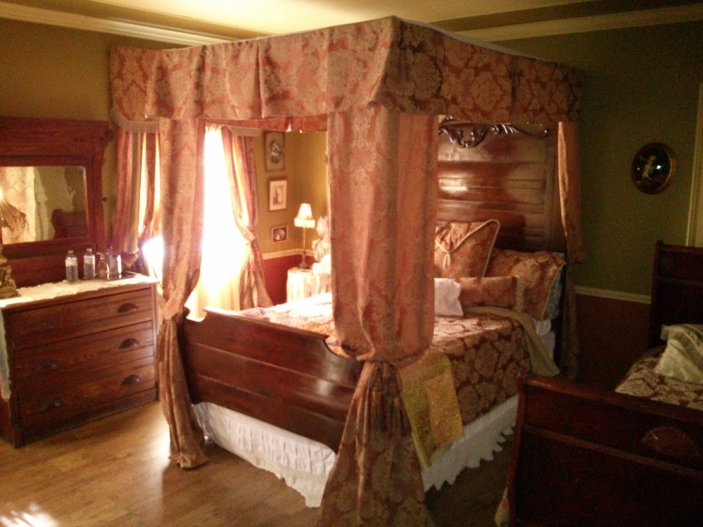 Gite La Serenade | 8835 35e Av, Saint-Georges, QC G5Y 5C2, Canada | Phone: (418) 228-1059