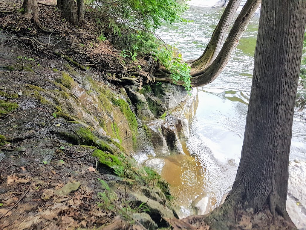 La Grotte du Trou de fée | Chemin Archambault, Crabtree, QC J0K 1B0, Canada | Phone: (450) 754-3434
