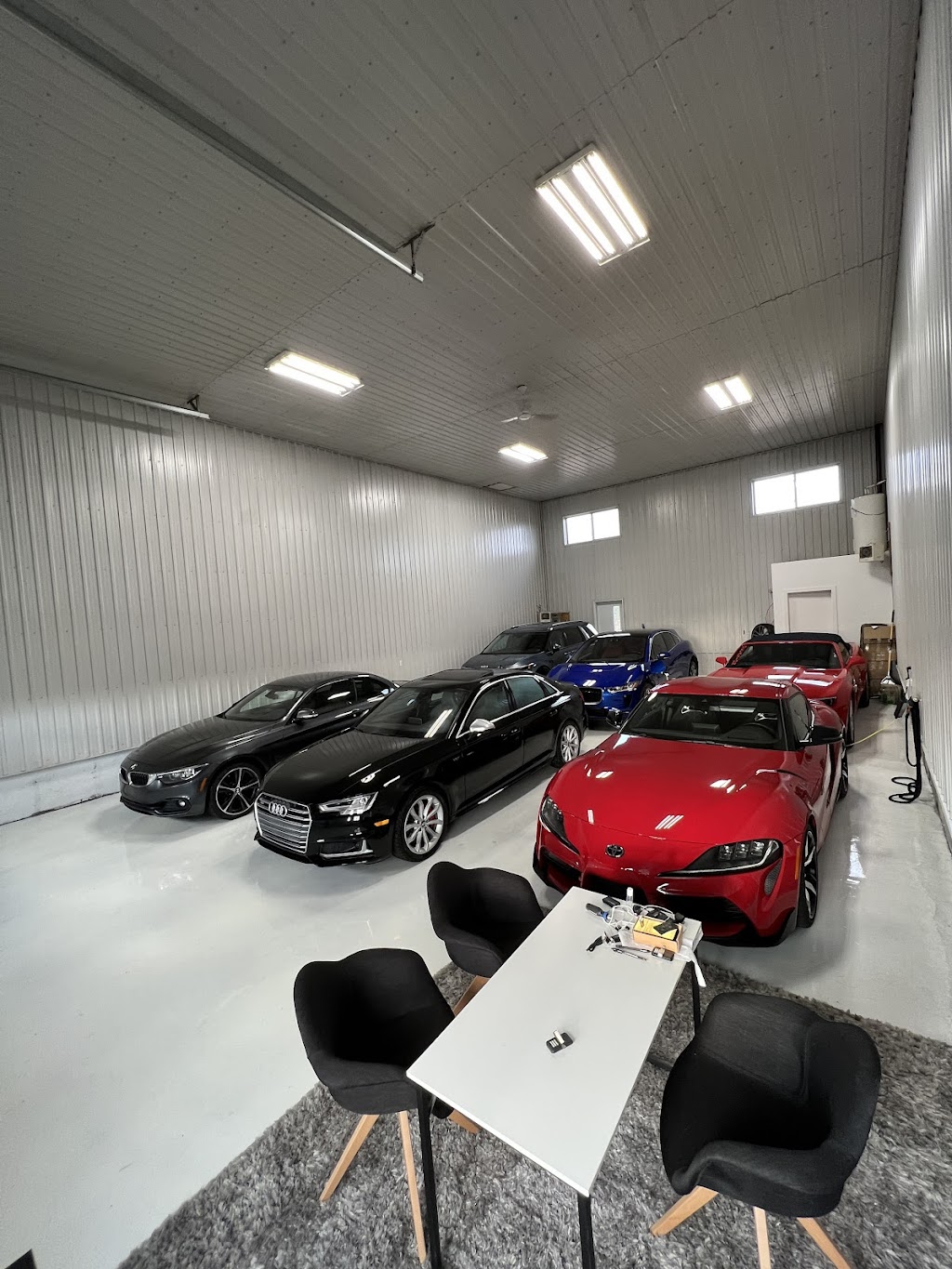 CHRLZ Auto Club | 324 Rue Laurier Suite 12, Saint-Apollinaire, QC G0S 2E0, Canada | Phone: (819) 763-0238