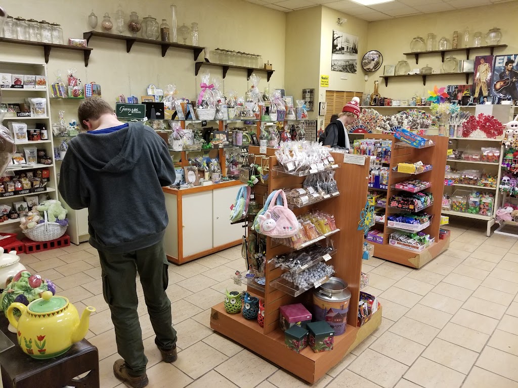 The Candy Factory | 645 Hurontario St, Collingwood, ON L9Y 2N6, Canada | Phone: (705) 445-2400