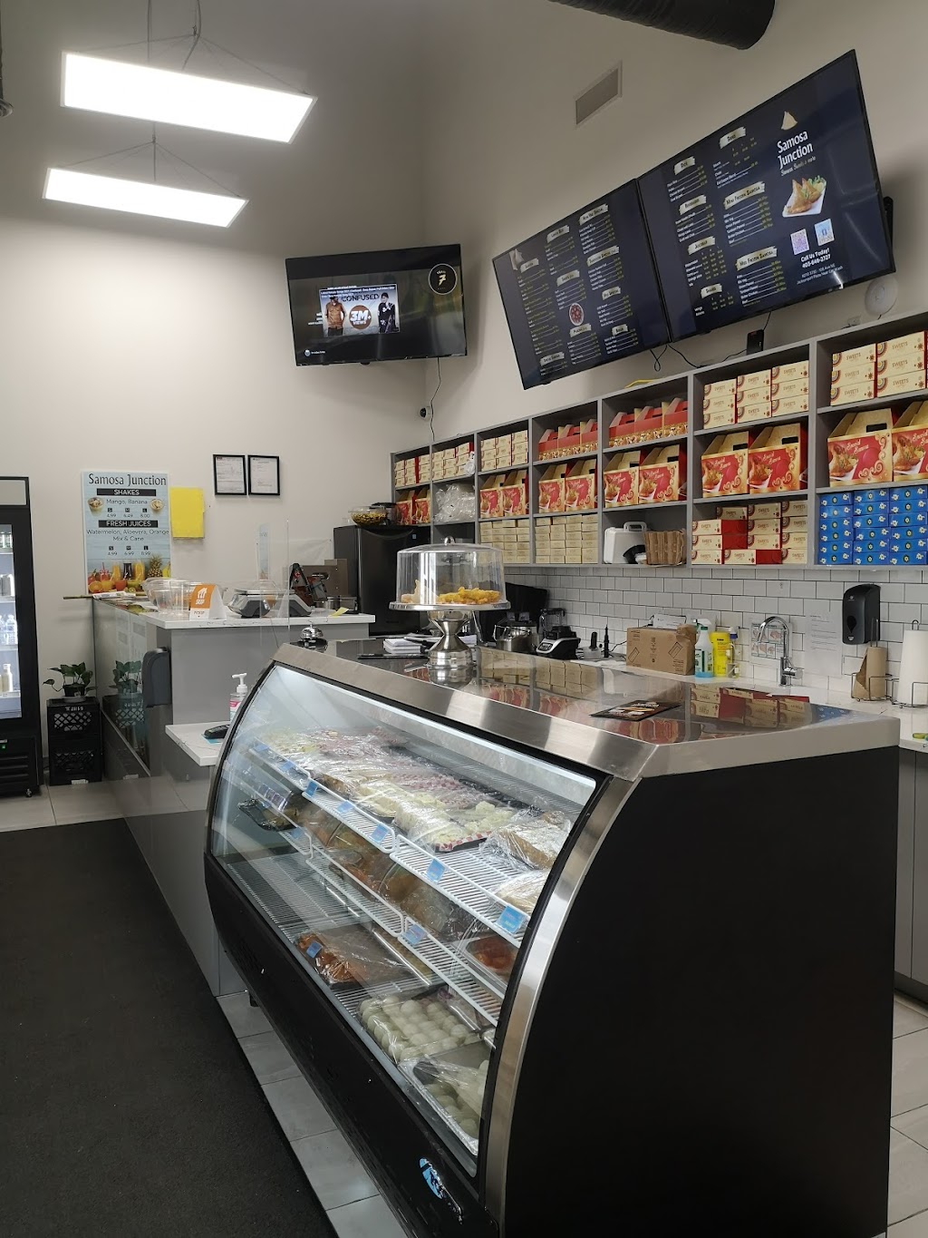 Samosa Junction | 2110 108 Ave NE, Calgary, AB T3N 1V9, Canada | Phone: (403) 648-2727