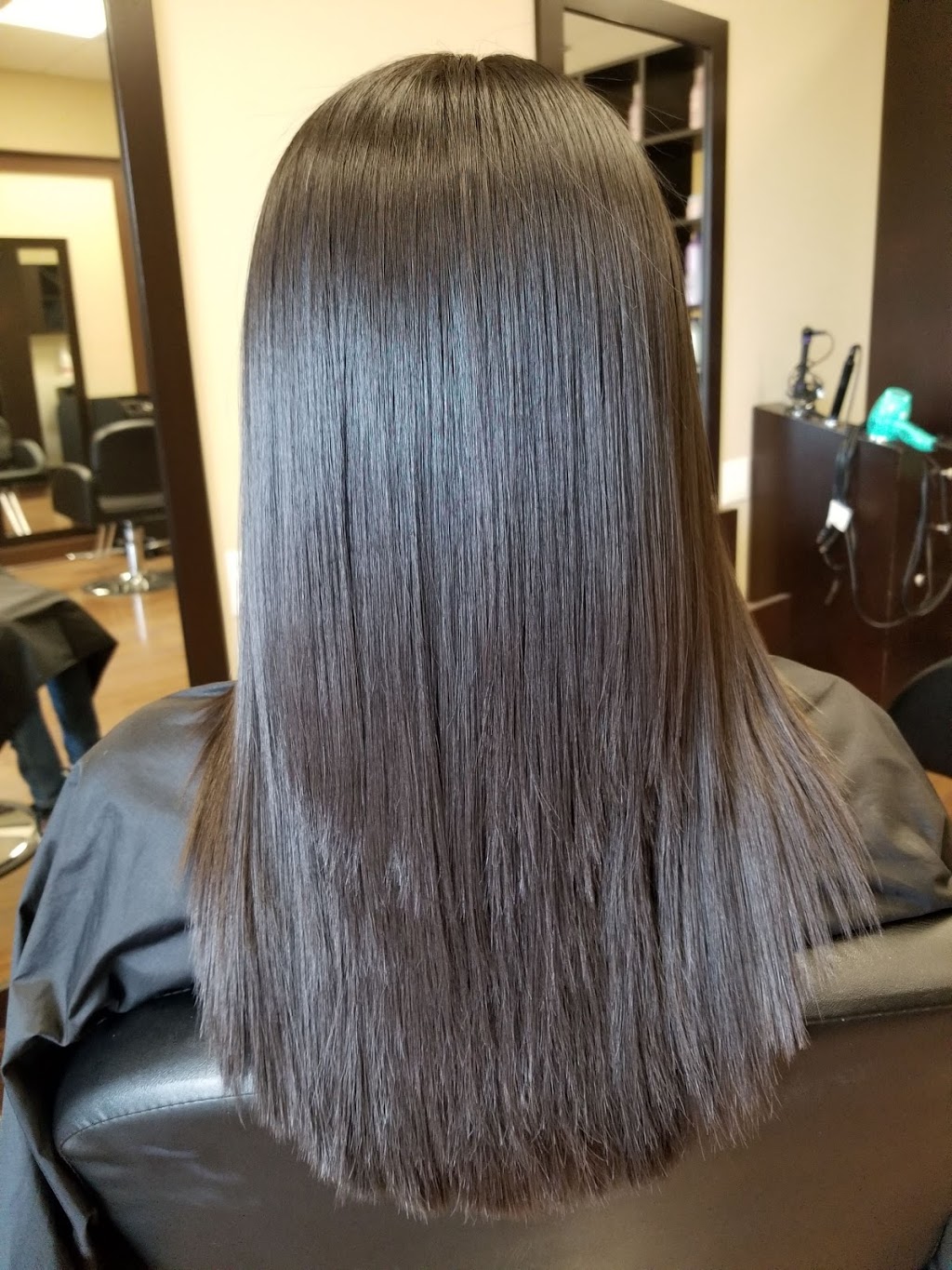 Salon Life | 9330 Bathurst St, Maple, ON L6A 4N9, Canada | Phone: (905) 832-9299