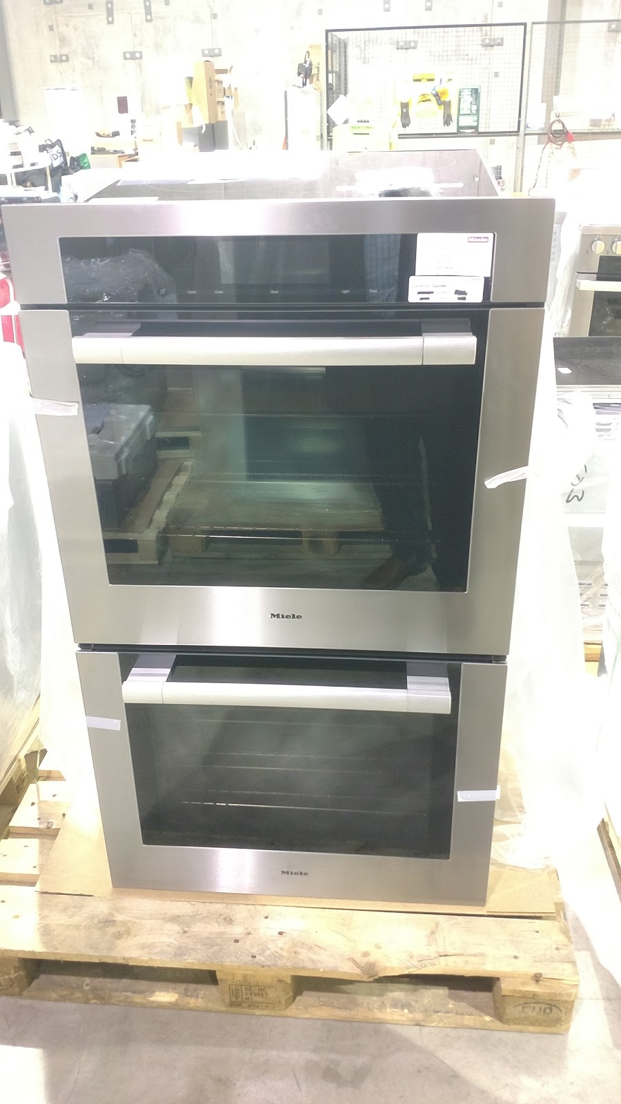 Miele Unboxed | home goods store | 180 Biscayne Crescent, Brampton, ON L6W 4S1, Canada | 9055322282 OR +1 905-532-2282
