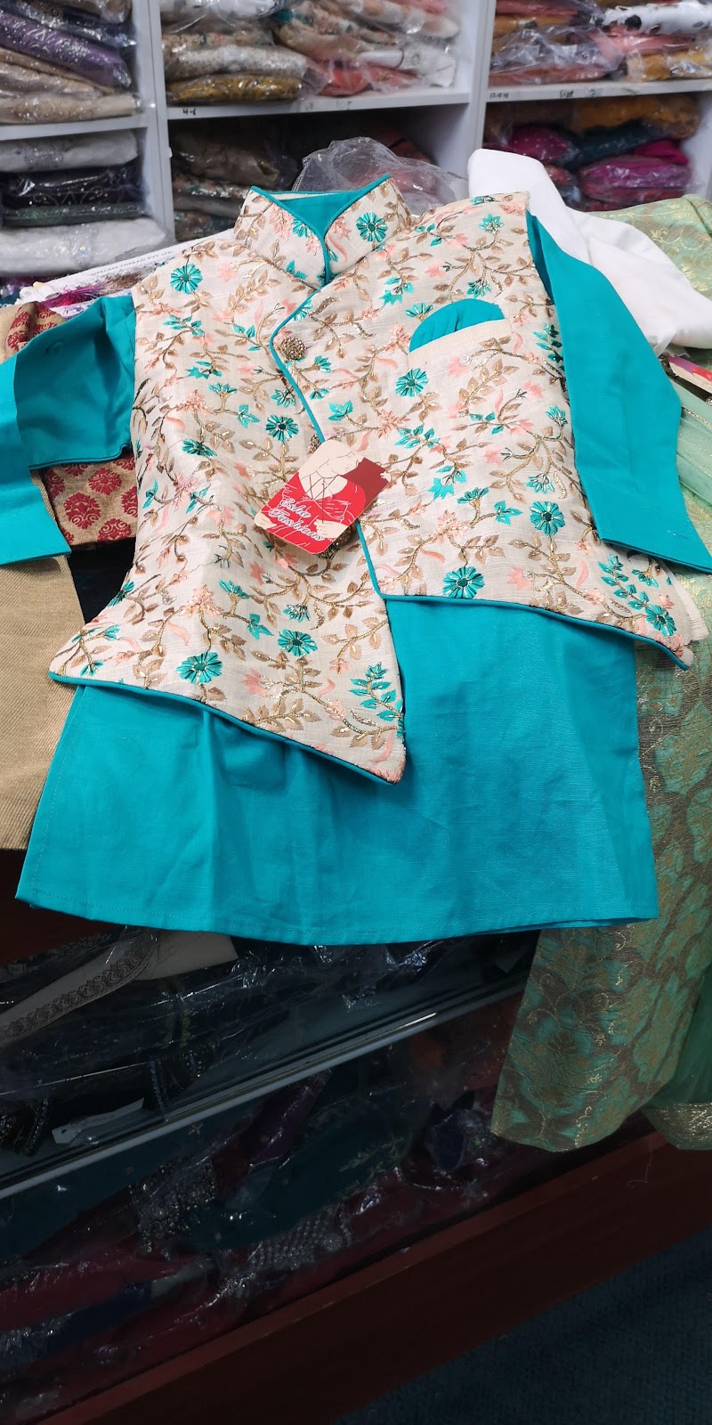 Esha Fashion Inc | 2575 Steeles Ave E, Brampton, ON L6T 5T1, Canada | Phone: (905) 792-7508