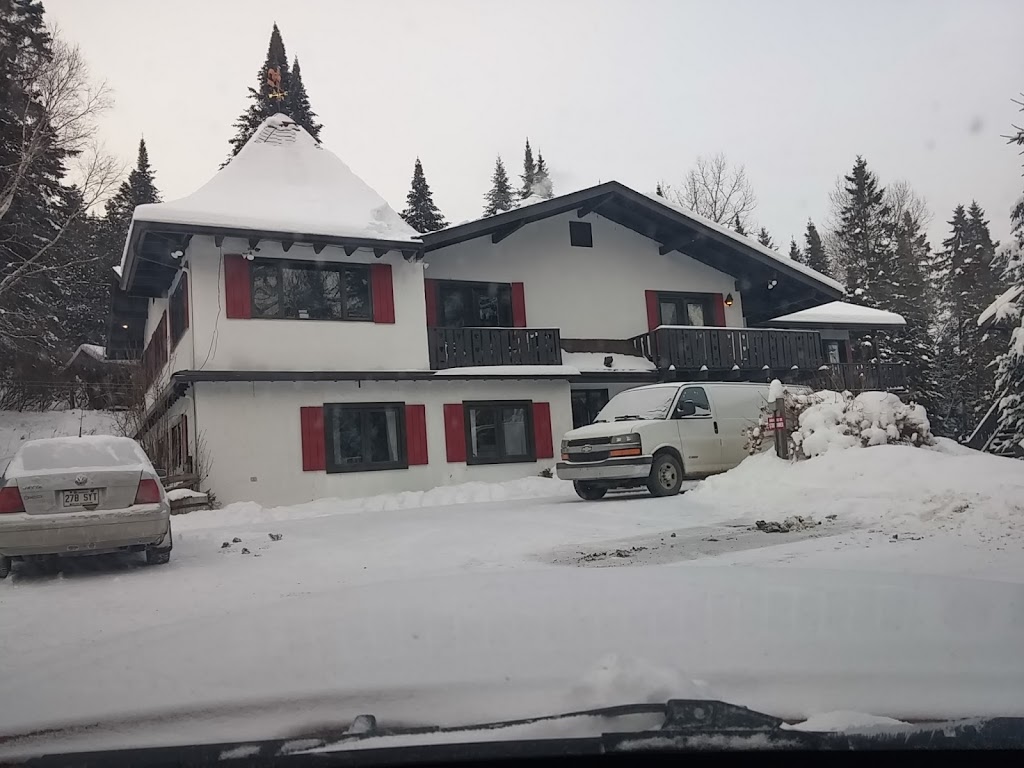Les Maisons Péladeau - Pavillon Pierre-Péladeau | 3050 Rang 1 Doncaster, Val-David, QC J0T 2N0, Canada | Phone: (866) 735-2366