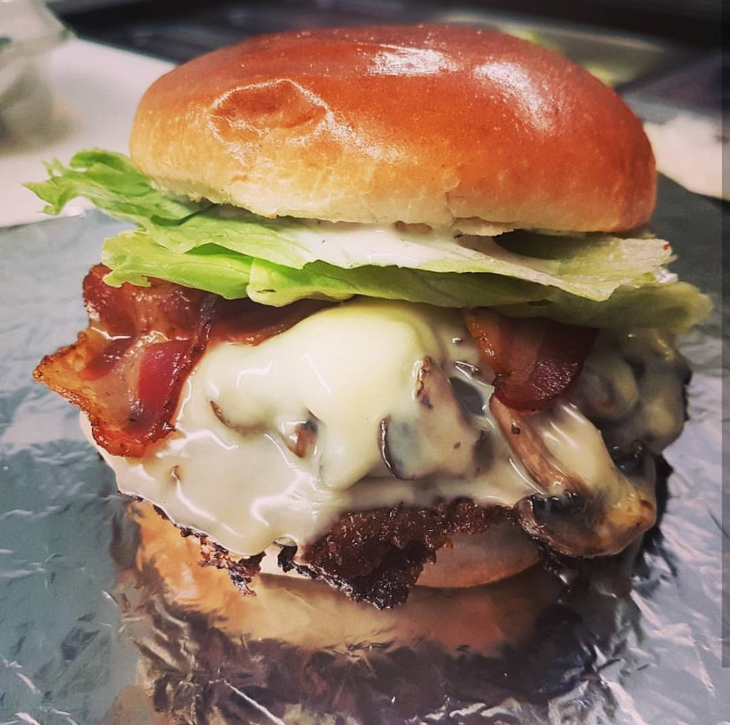 Cedar and Main Eatery | 576 Main St, Oakbank, MB R0E 1J0, Canada | Phone: (204) 444-5886