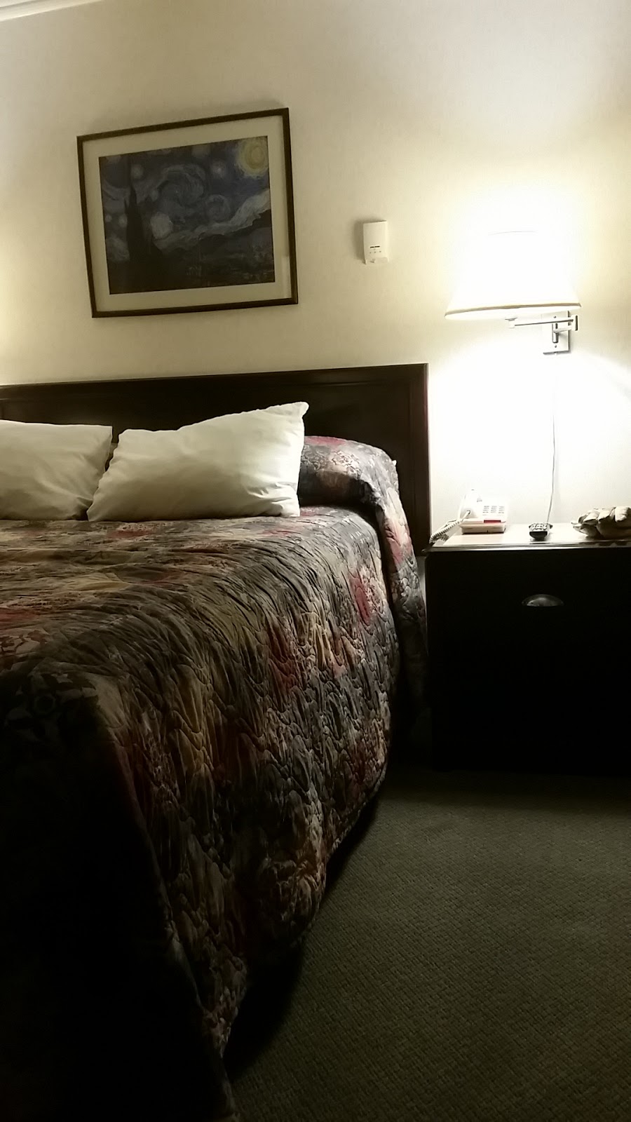 Tay Inn | 125 Dufferin Street hwy 7 & 511, Perth, ON K7H 3A5, Canada | Phone: (613) 267-3300
