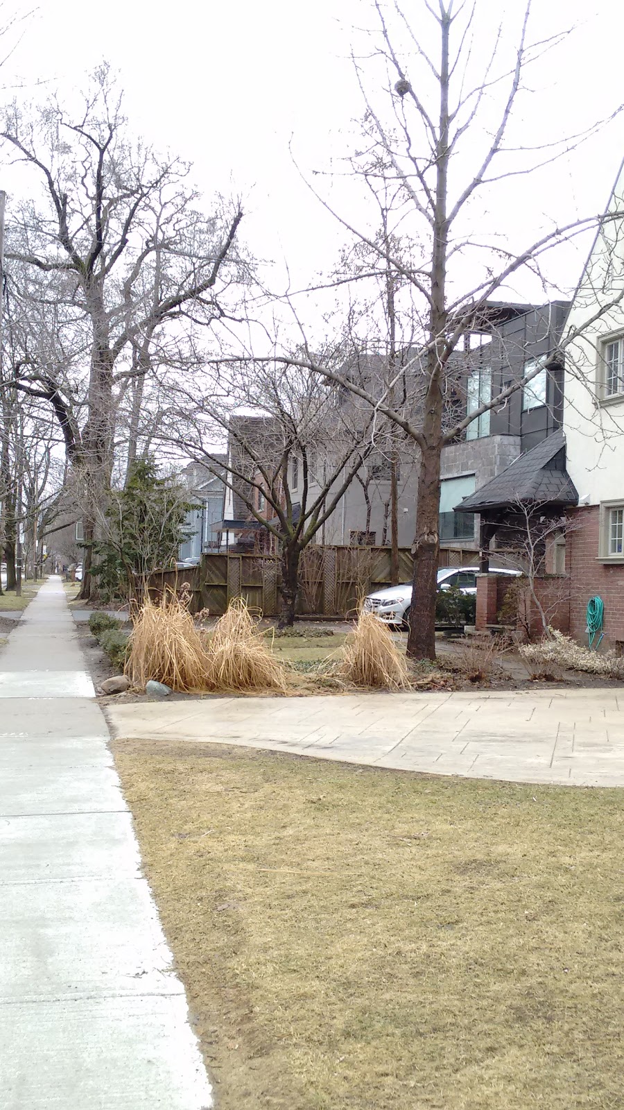 Connaught Circle Parkette | 15 Connaught Cir, York, ON M6C 2S9, Canada | Phone: (416) 338-4386