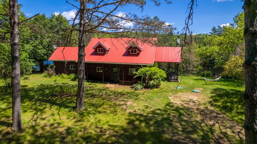 Chalet Chic Bohème & Spa | 310 Chem. de Vendée, Amherst, QC J0T 2T0, Canada | Phone: (450) 660-4387
