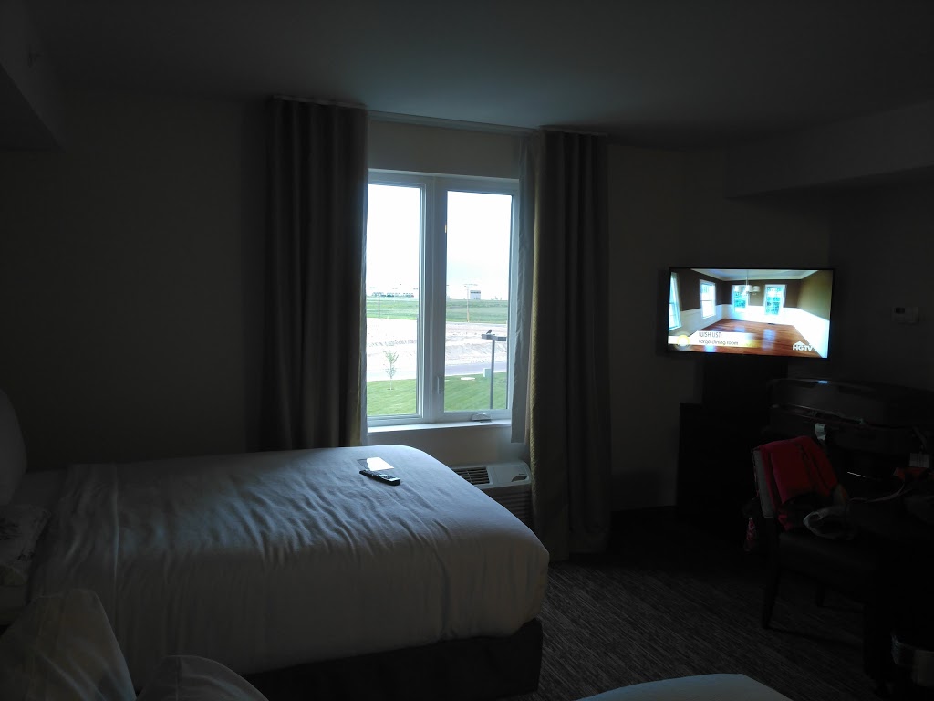 Park Inn by Radisson, Calgary Airport North, AB | 27 Freeport Cres NE, Calgary, AB T3J 0T4, Canada | Phone: (403) 455-3774