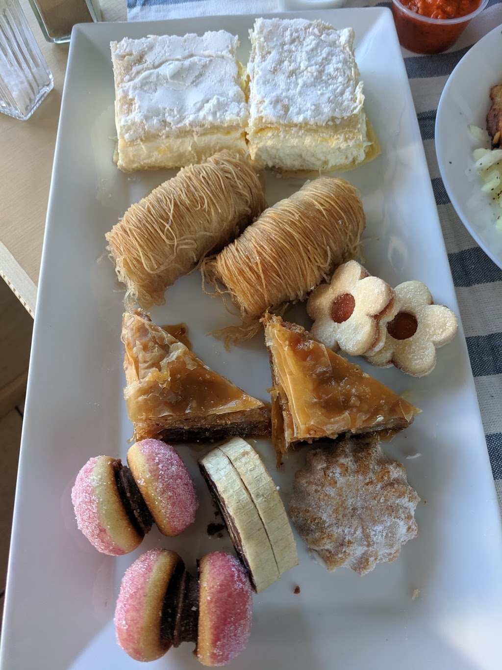 Nanas Bakery | 6329 Beresford St, Burnaby, BC V5E 1B3, Canada | Phone: (604) 568-4122