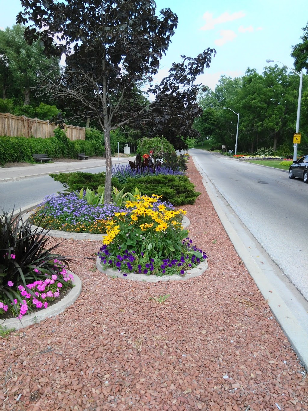 Kiwanis Memorial Park | 400 Main St S, Brampton, ON L6W, Canada | Phone: (416) 779-5622