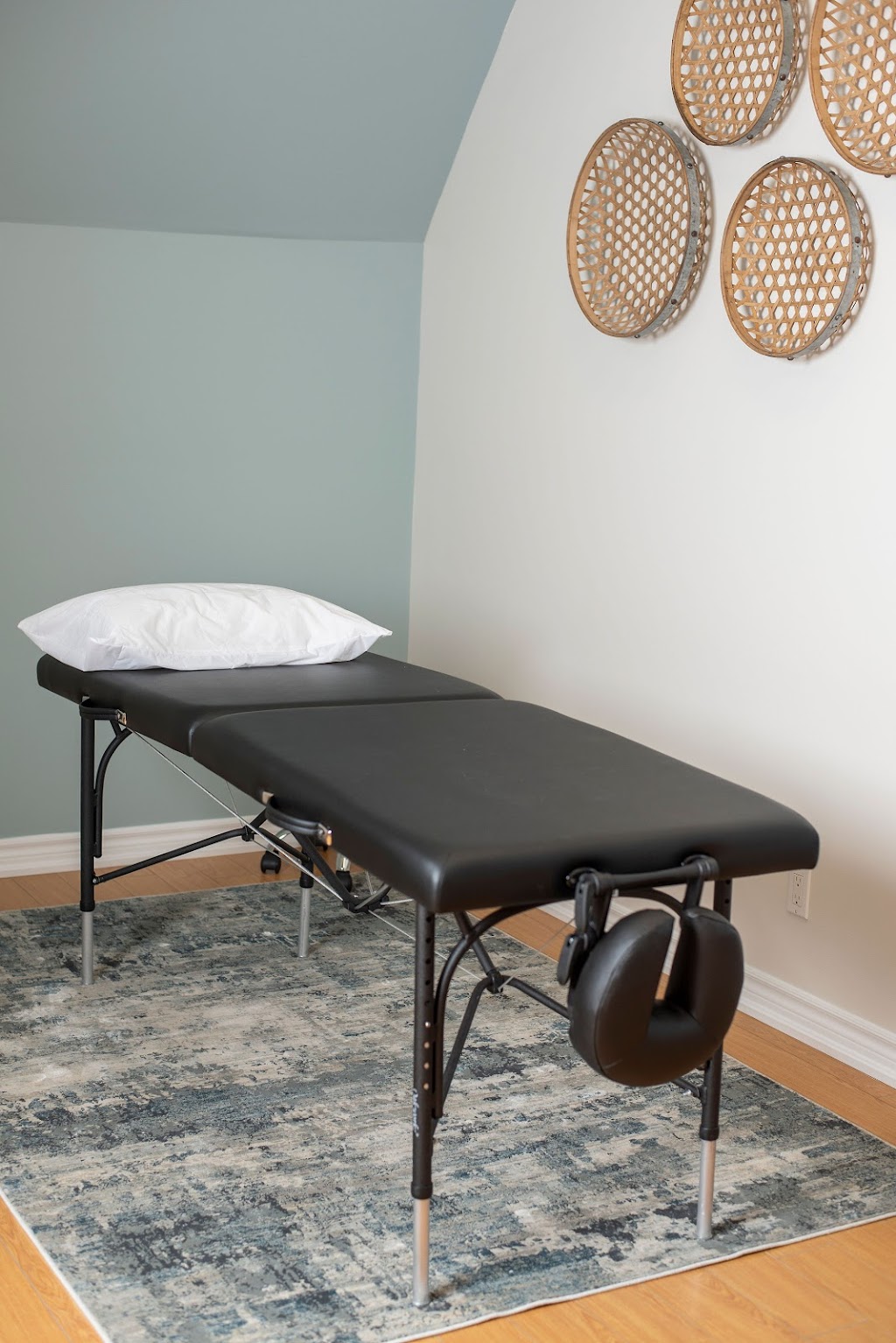 Myofascial Release Mississauga | 35 Thomas St, Mississauga, ON L5M 1Y6, Canada | Phone: (289) 529-0309