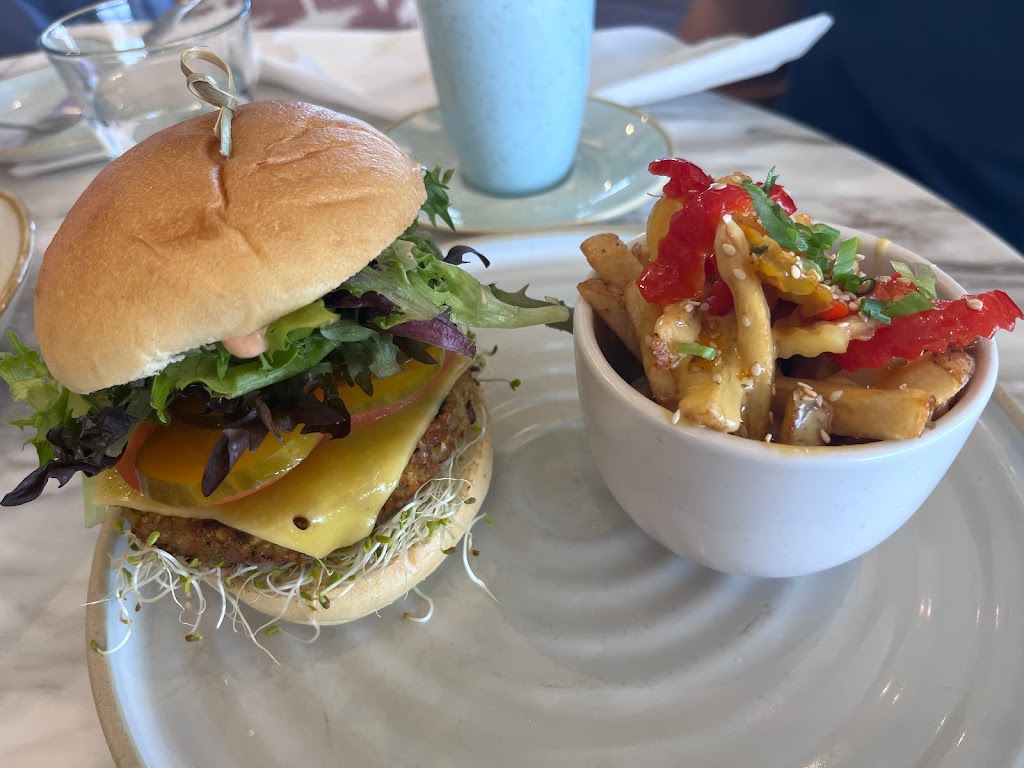 Fresh Kitchen + Juice Bar | 5031 Hurontario St, Mississauga, ON L4Z 3X7, Canada | Phone: (416) 599-4442