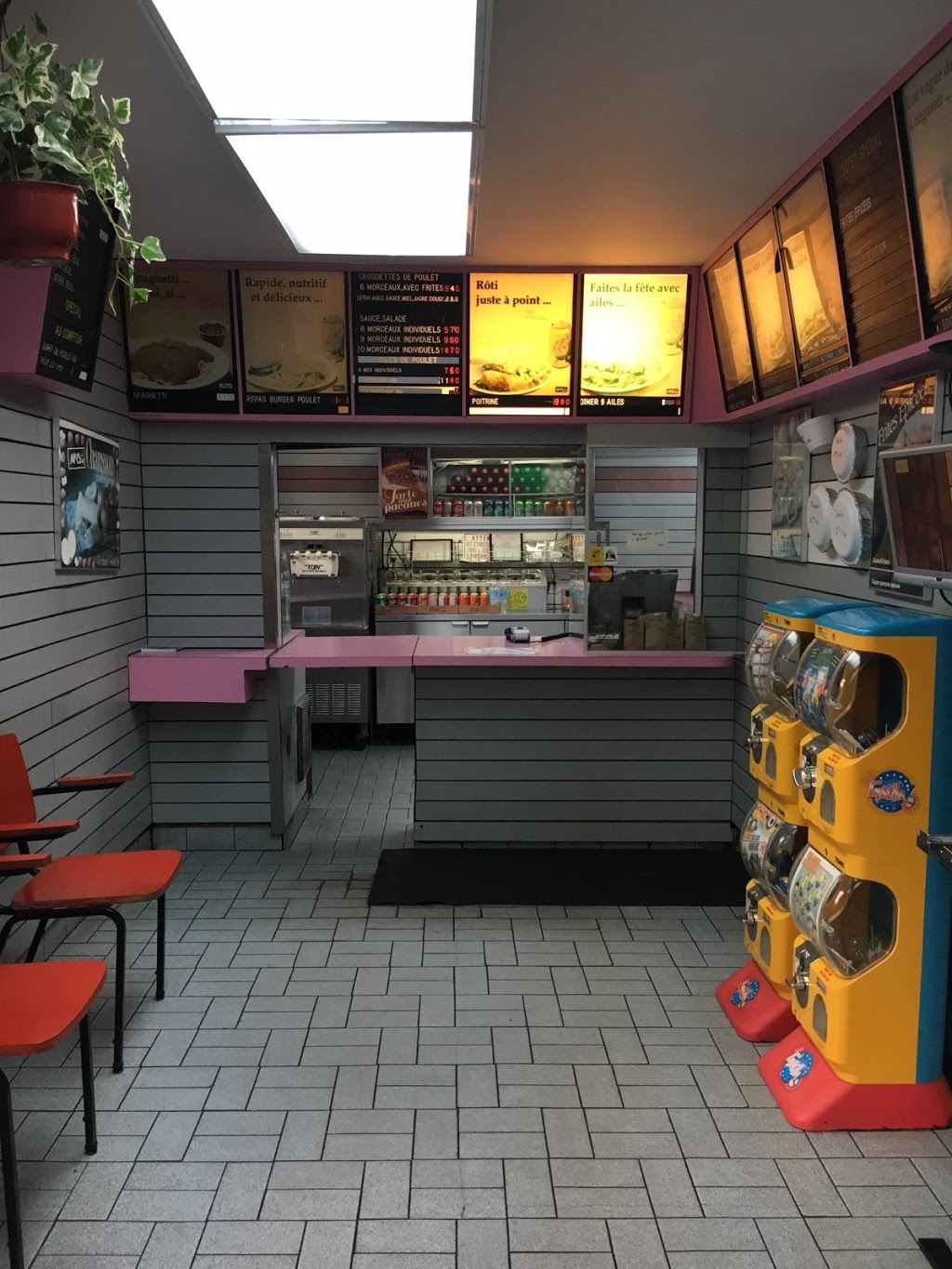 Rôtisserie Ste-Cécile | 643 Rue des Commissaires, Trois-Rivières, QC G9A 4G9, Canada | Phone: (819) 373-1371