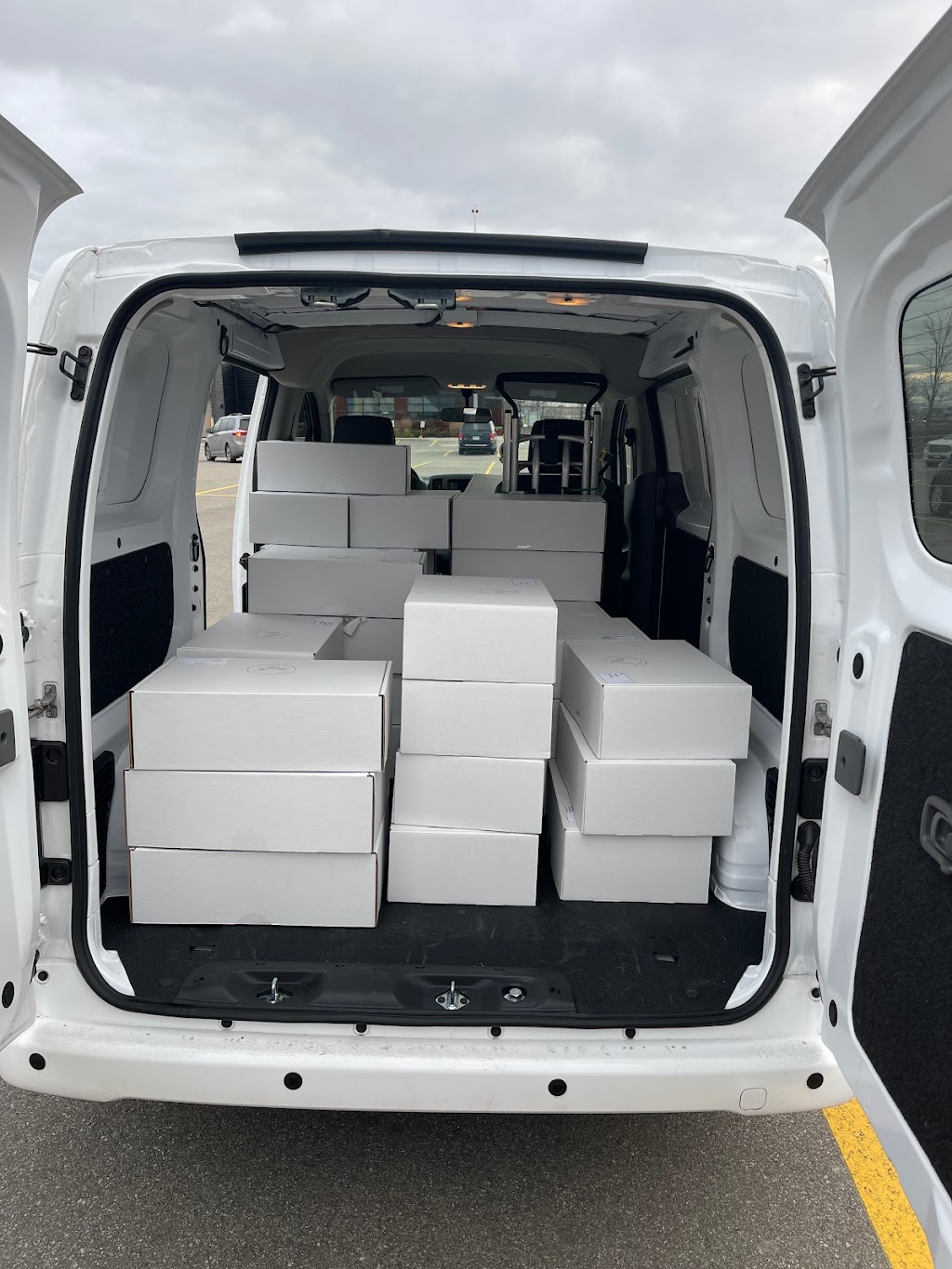 Jen On The Go Delivery | 25 Brock St E #3, Tillsonburg, ON N4G 1Z4, Canada | Phone: (519) 496-7797