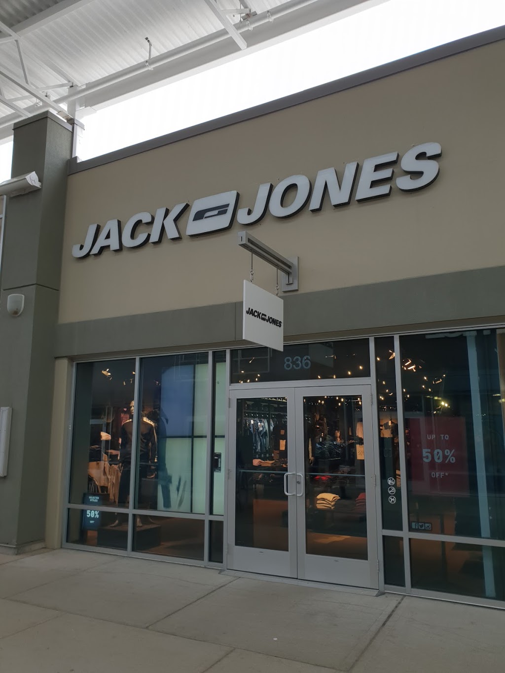 JACK & JONES | 13850 Steeles Ave, Halton Hills, ON L7G 5G8, Canada | Phone: (905) 875-2397