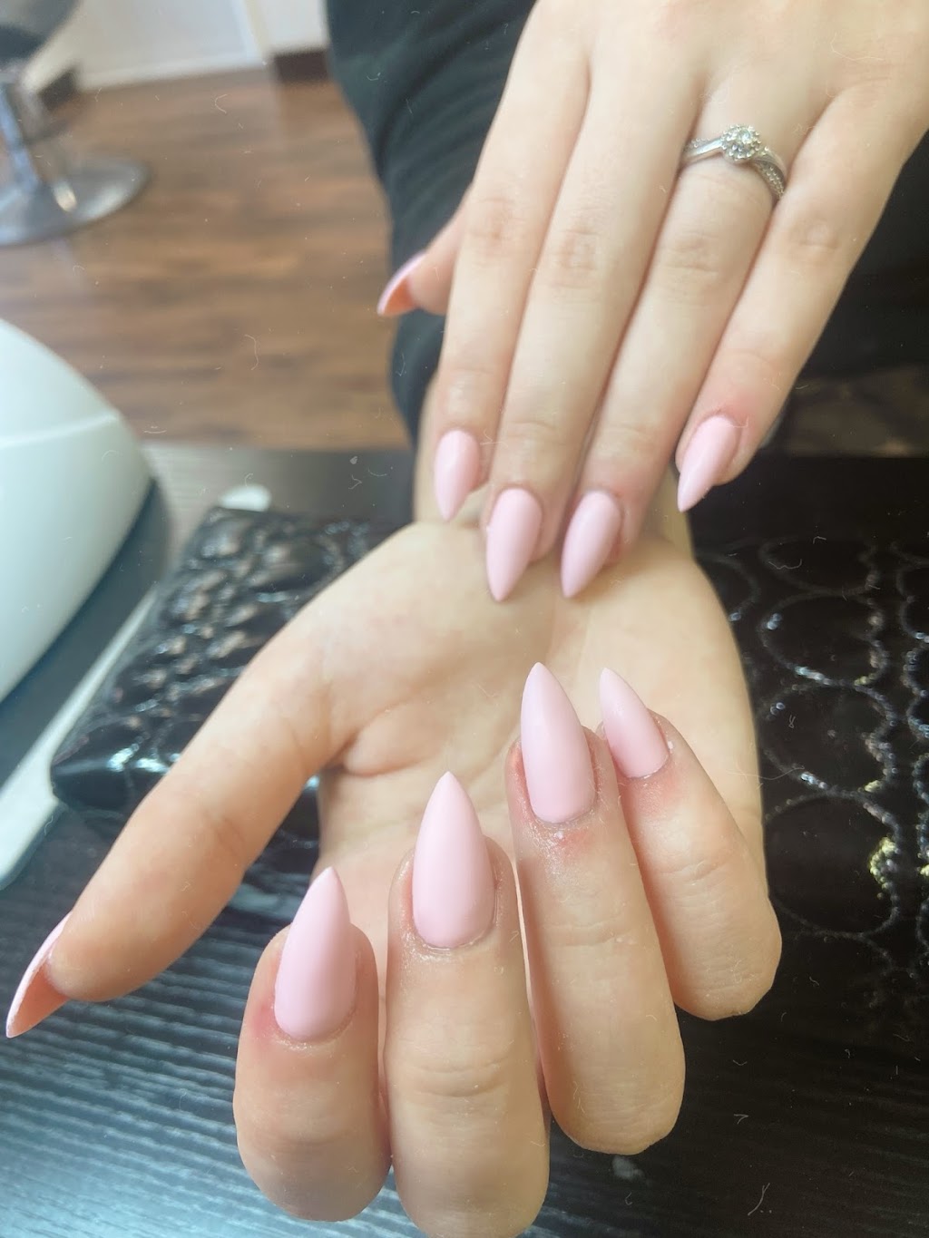 Luxe Salon | 4573 Marine Ave A, Powell River, BC V8A 2K5, Canada | Phone: (604) 485-1211