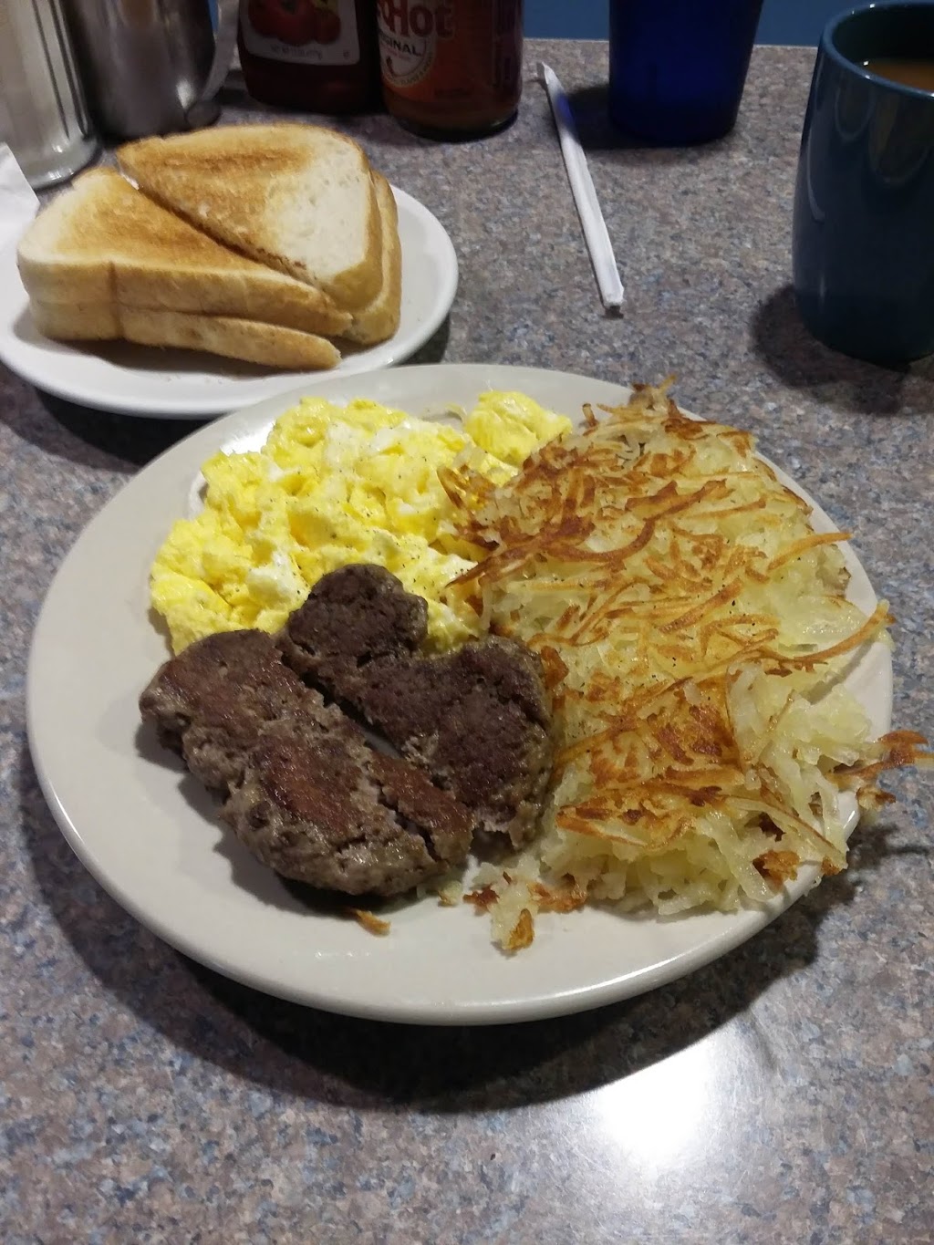 Michaels Family Restaurant | 46781 Jefferson Ave, New Baltimore, MI 48047, USA | Phone: (586) 949-6888