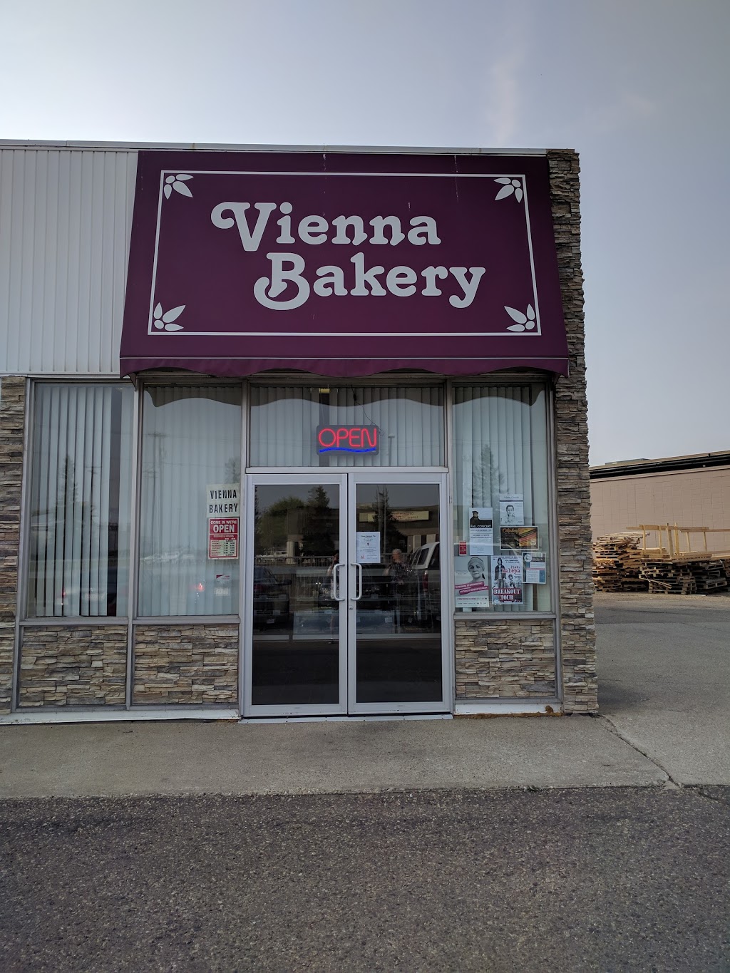 Vienna Bakery | 10207 63 Ave NW, Edmonton, AB T6H 5T3, Canada | Phone: (780) 489-4142