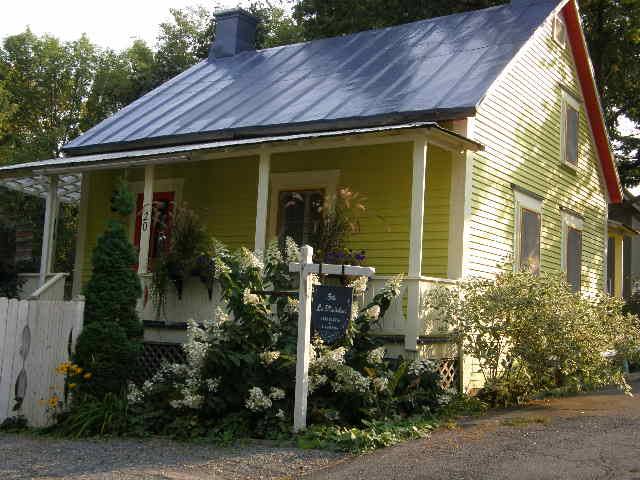 Gîte de la Madelon | 20 Rue Baillargé, Verchères, QC J0L 2R0, Canada | Phone: (514) 993-7936