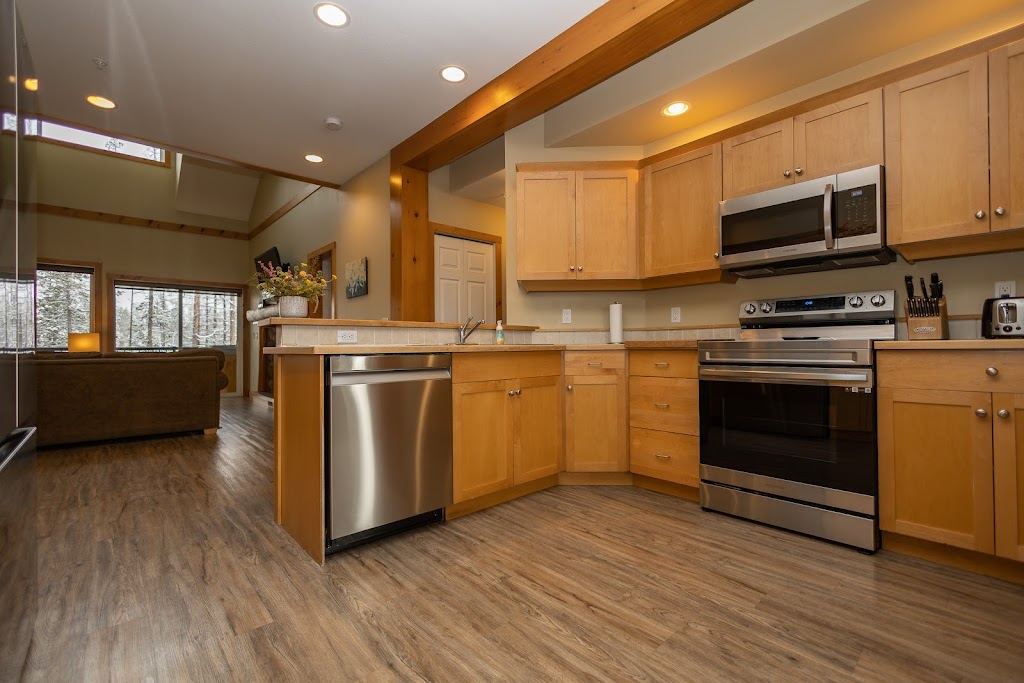 Simply Kimberley | 152 Stemwinder Dr, Kimberley, BC V1A 1B9, Canada | Phone: (250) 432-9748