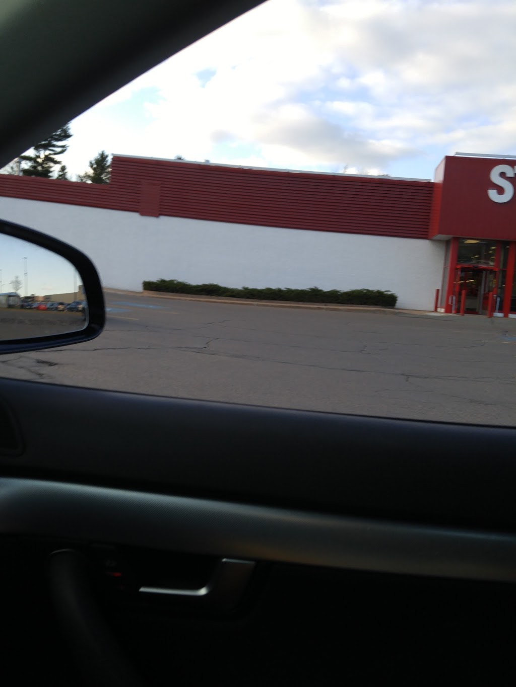 Staples | 9081 Commercial St, New Minas, NS B4N 3E6, Canada | Phone: (902) 681-3840