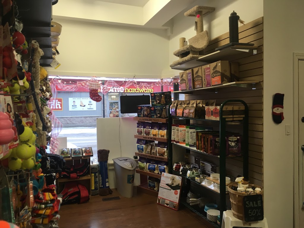 Mullins Pet Market | 40 Toronto St S, Markdale, ON N0C 1H0, Canada | Phone: (519) 986-2999